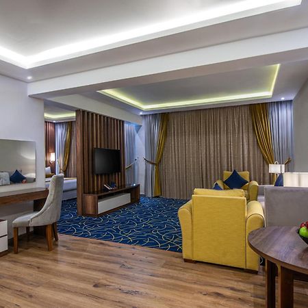 The Palace Hotel Suites Хаміс-Мушайт Екстер'єр фото
